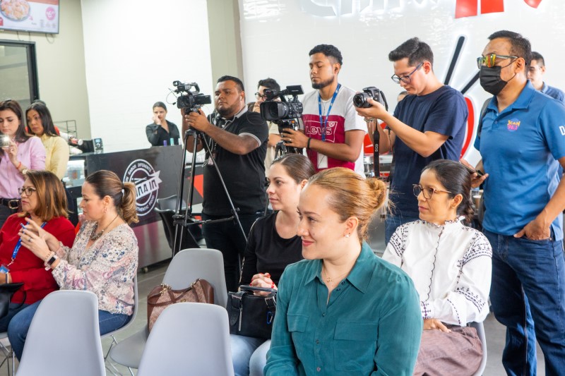 YA ABRIMOS EN CC DISTRITO LAS PILETAS